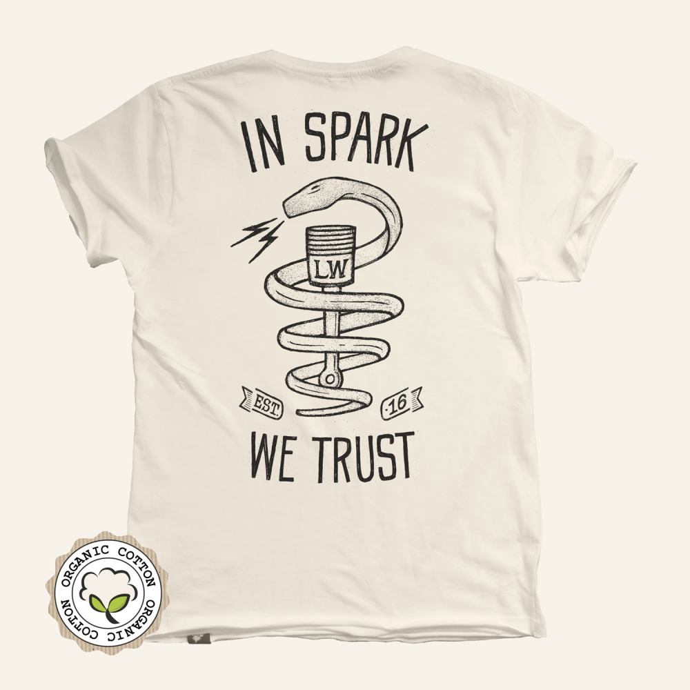 camiseta motero IN SPARKS WE TRUST color crudo delante